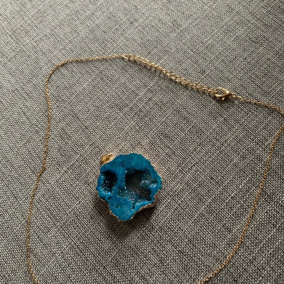 Irregular Natural Quartz Geode Pendant Necklace - Picture 2 of 5